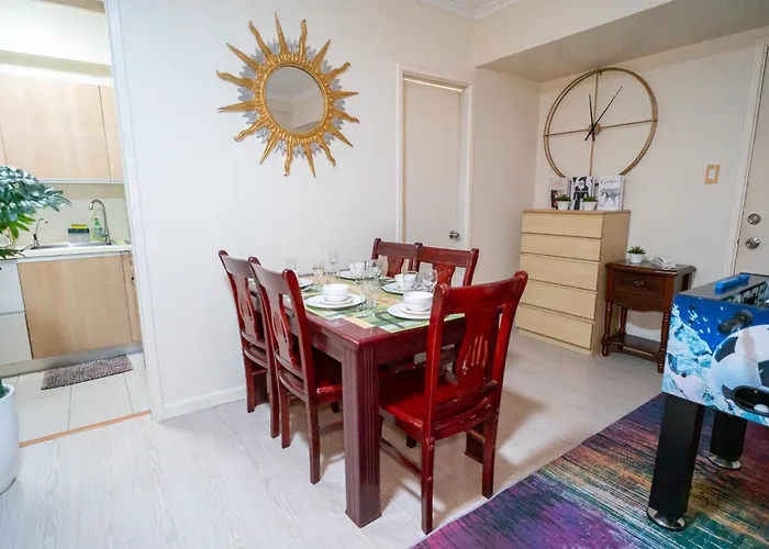 A2j Luxury 2br Bgc Near Sm Aura, Market2x Manila