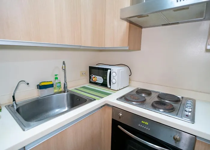 A2j Luxury 2br Bgc Near Sm Aura, Market2x Apartment