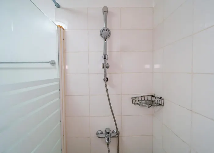 A2j Luxury 2br Bgc Near Sm Aura, Market2x *