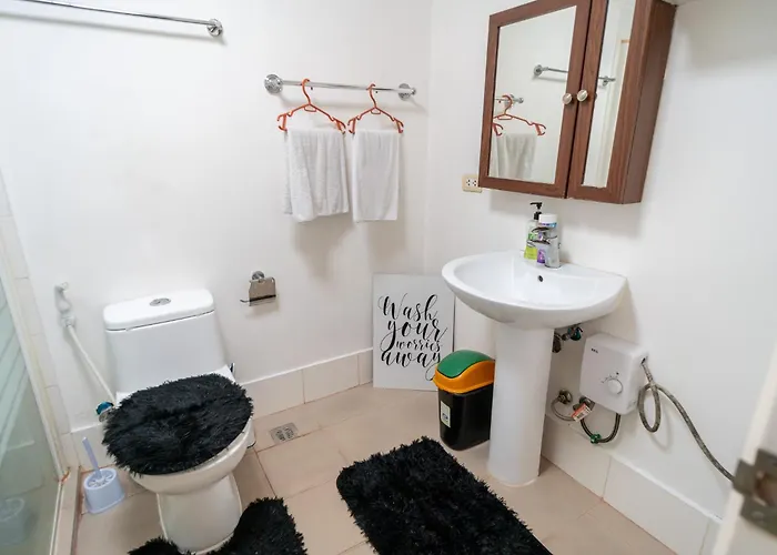 Apartment A2j Luxury 2br Bgc Near Sm Aura, Market2x