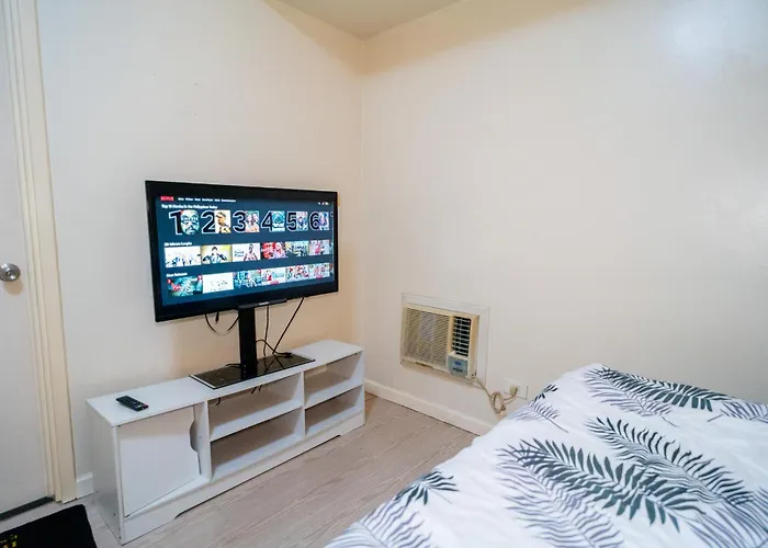 Apartment A2j Luxury 2br Bgc Near Sm Aura, Market2x Manila
