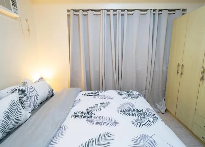 A2j Luxury 2br Bgc Near Sm Aura, Market2x * Manila