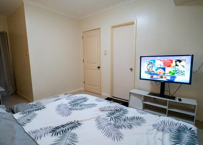 A2j Luxury 2br Bgc Near Sm Aura, Market2x Manila