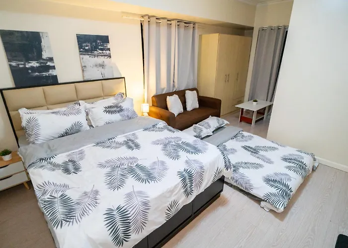 A2j Luxury 2br Bgc Near Sm Aura, Market2x Apartment