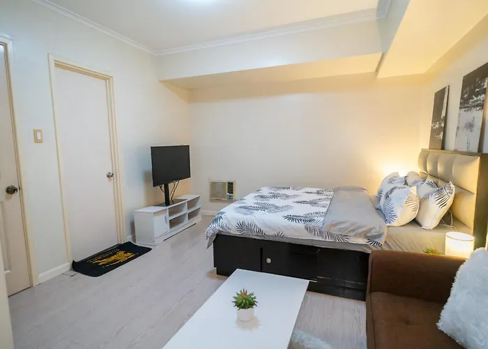 Apartment A2j Luxury 2br Bgc Near Sm Aura, Market2x Manila