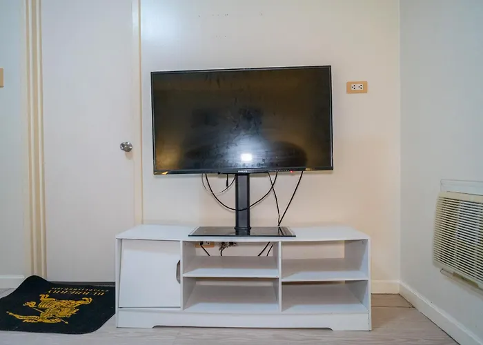 A2j Luxury 2br Bgc Near Sm Aura, Market2x Apartment