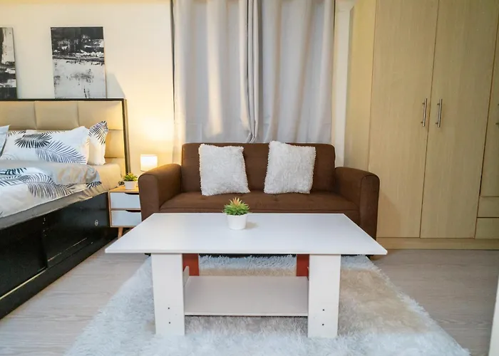 A2j Luxury 2br Bgc Near Sm Aura, Market2x Apartment *