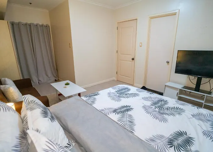 A2j Luxury 2br Bgc Near Sm Aura, Market2x Apartment *
