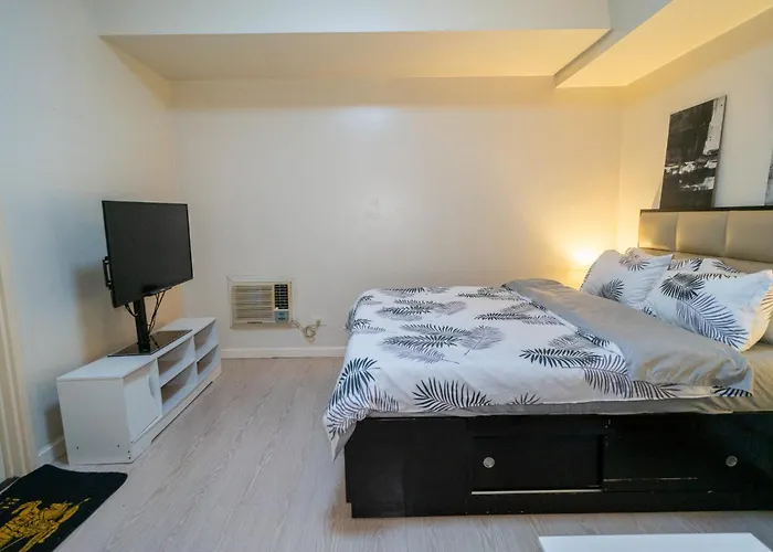 A2j Luxury 2br Bgc Near Sm Aura, Market2x Apartment *