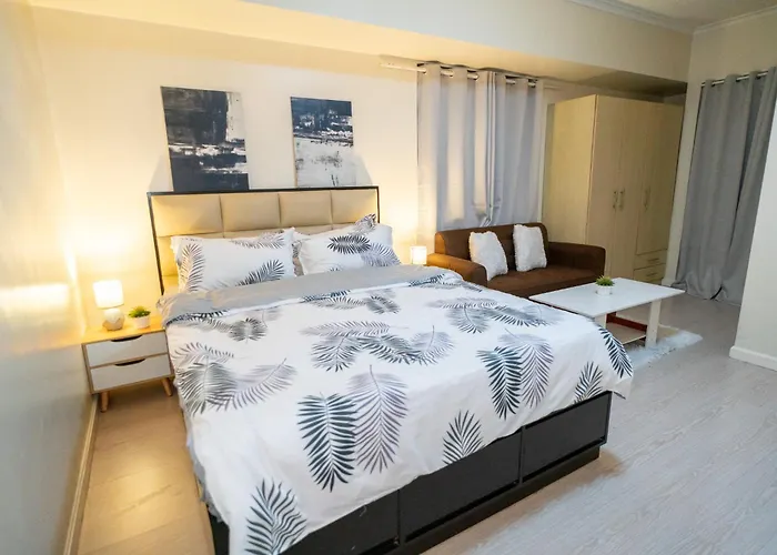 A2j Luxury 2br Bgc Near Sm Aura, Market2x * Manila